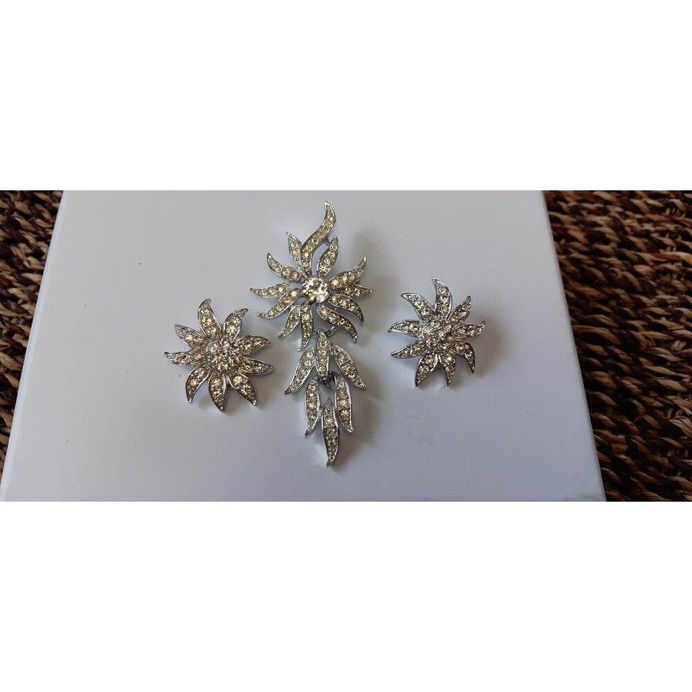 VTG Sarah Coventry Evening Accent Rhinestone Pendant Brooch & Clip On Earrings